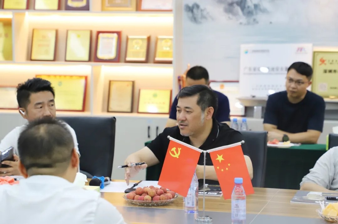 商会执行会长邓炳锋 商会执行会长邓炳锋